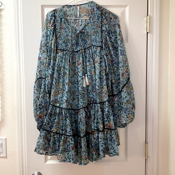 Free People Dress with Ruffles Size Medium - Picture 1 of 4
